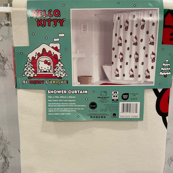 *NEW* Hello Kitty - Christmas Shower Curtain - Picture 5 of 6